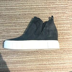 Dolce Vita platform sneakers! Never worn!